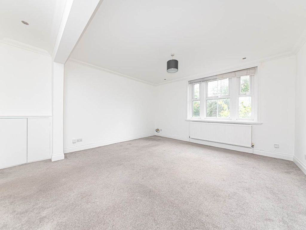 Property photo 2 of 8 Flat 2, 21 London Road (3)