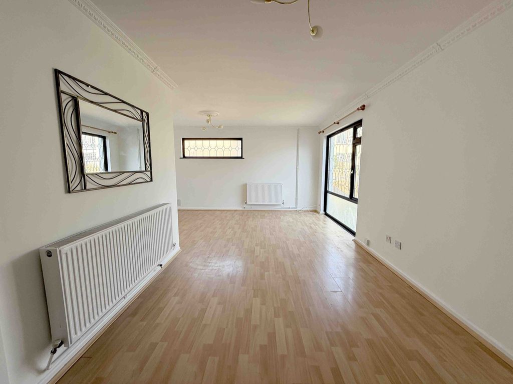 Property photo 1 of 12 3 Bedroom House To Rent – Baywood Avenue, West Cross, Swansea