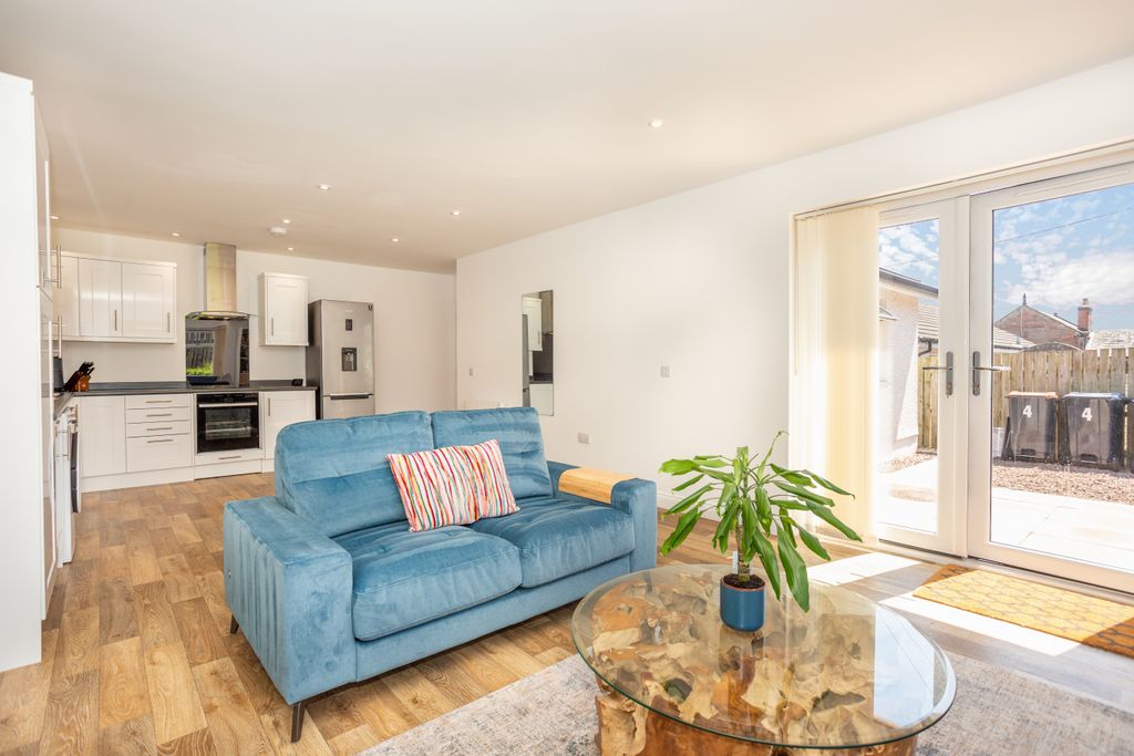 Property photo 2 of 36 Open-Plan Living Room/Kitchen/Diner