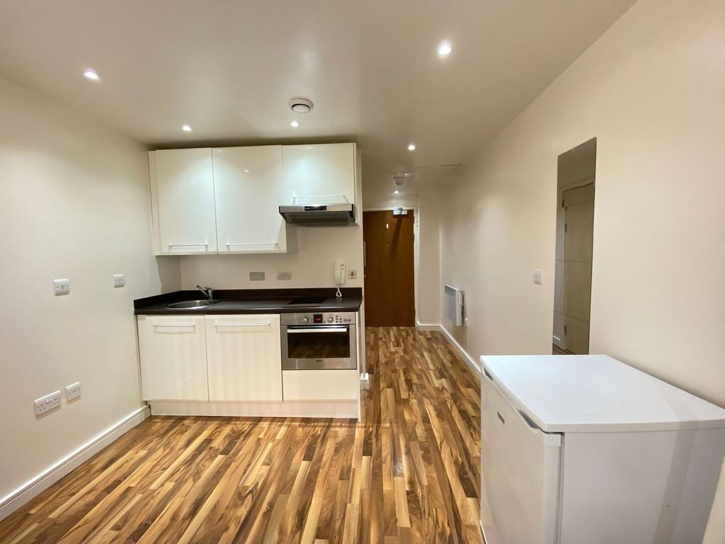 Property photo 2 of 11 Img_34819_3_Original.Jpg