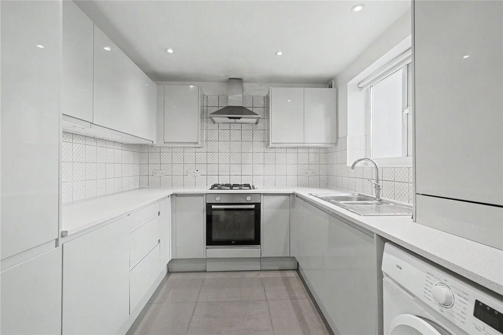 Property photo 2 of 12 Picture No. 22