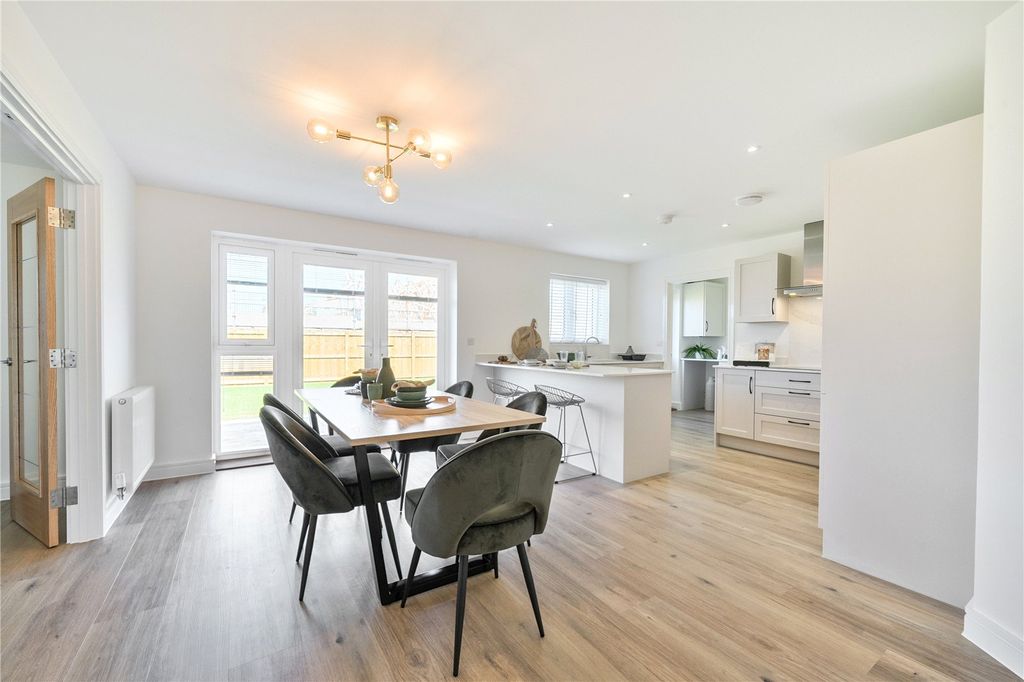 Property photo 3 of 14 Picture No. 33