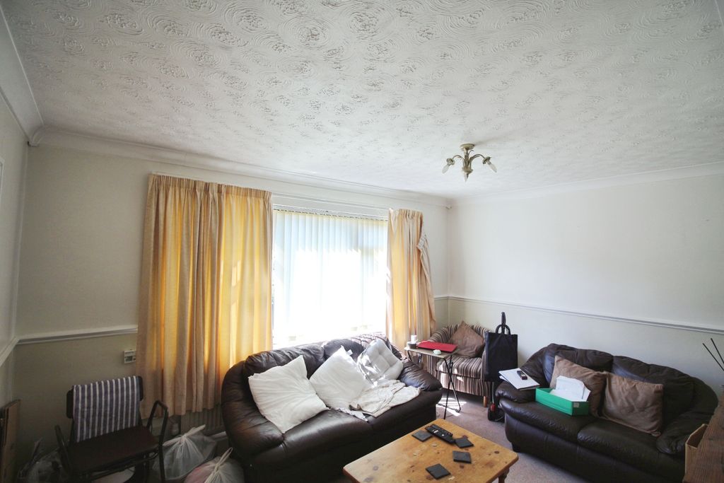 Property photo 2 of 14 Lounge