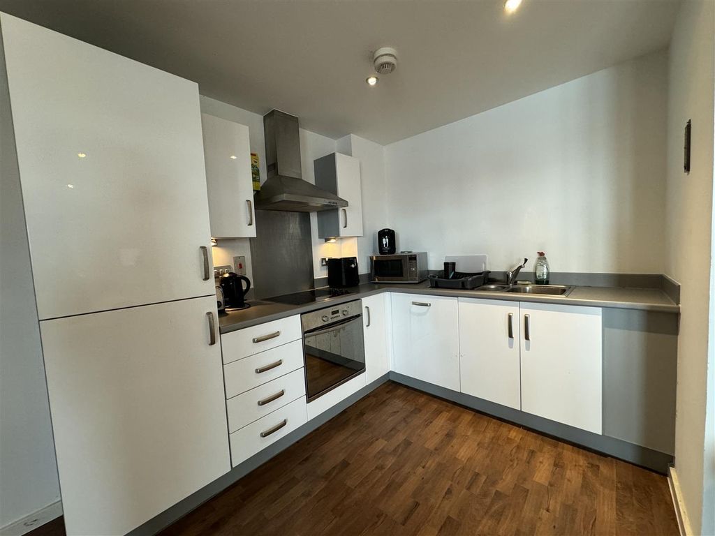 Property photo 2 of 13 Kitchen