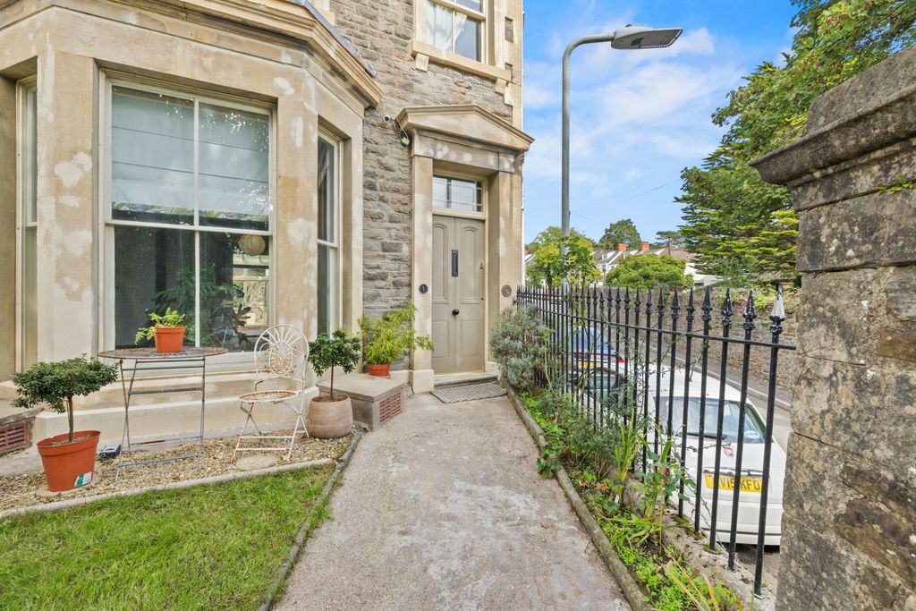 Property photo 2 of 38