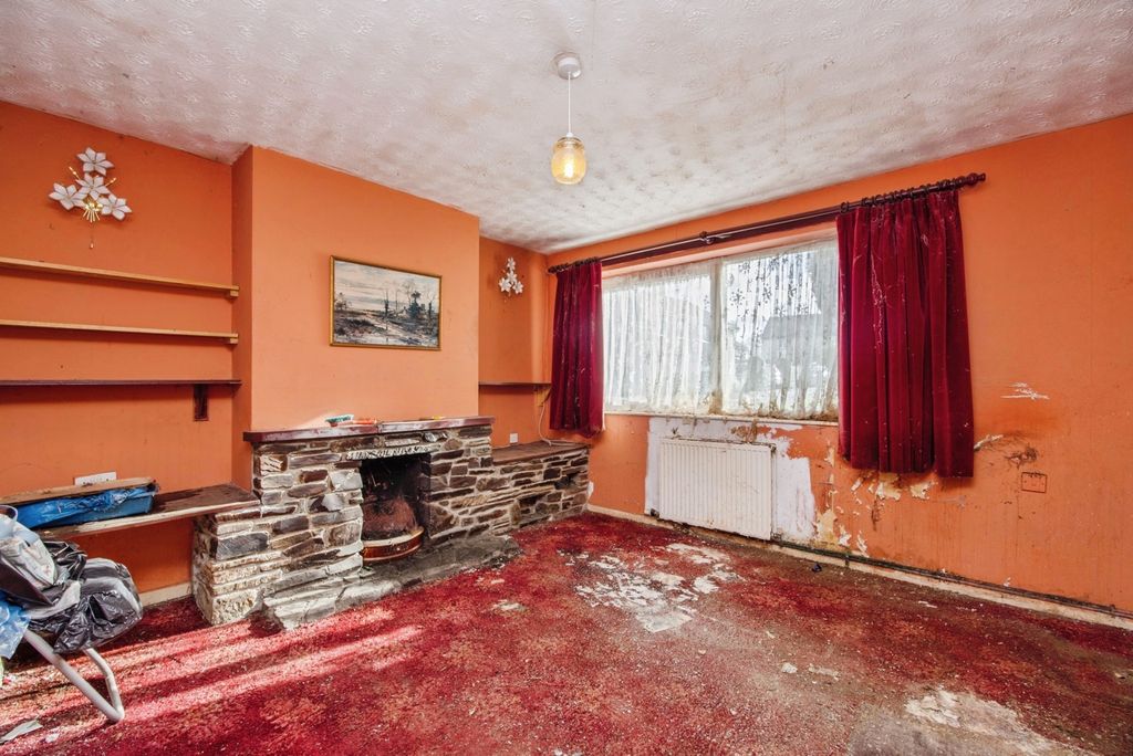 Property photo 2 of 16 Living Room