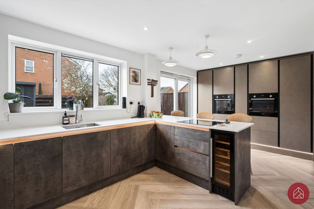 Property photo 3 of 25 Photo 8