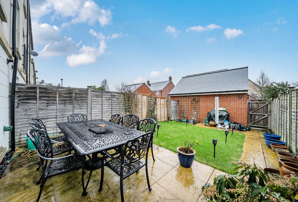 Property photo 3 of 16 1403103-7-69821c6...