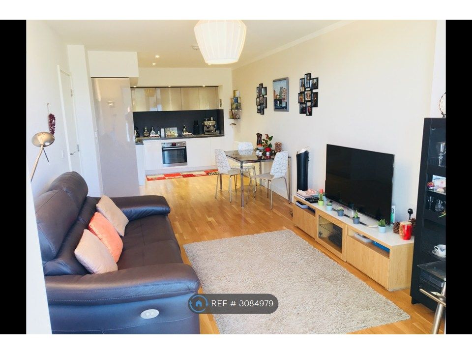 Property photo 2 of 23