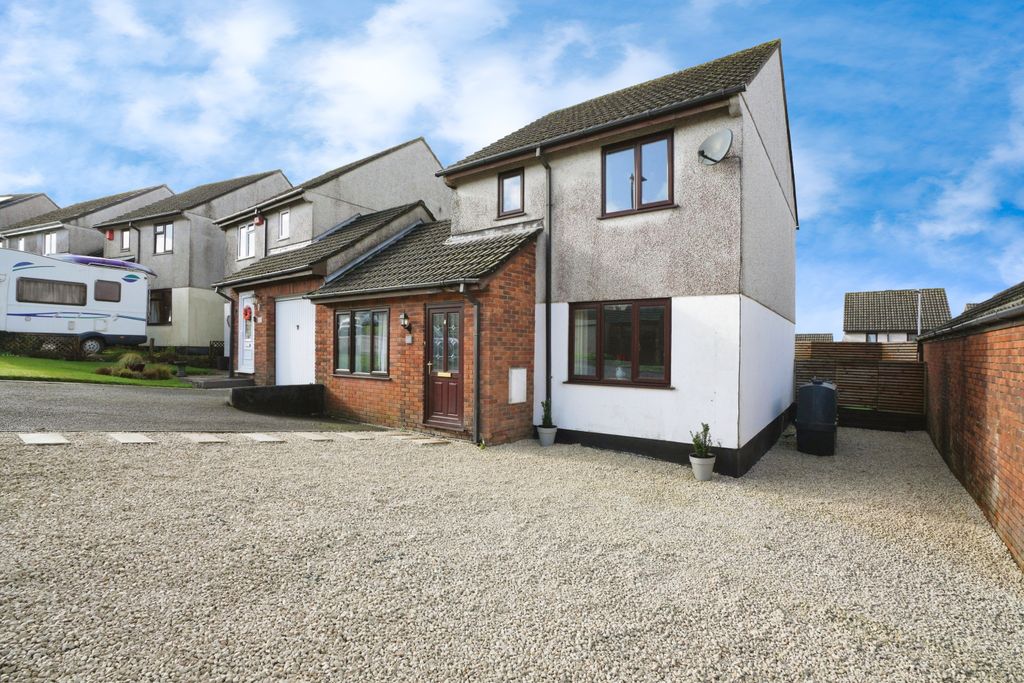 Property photo 2 of 20