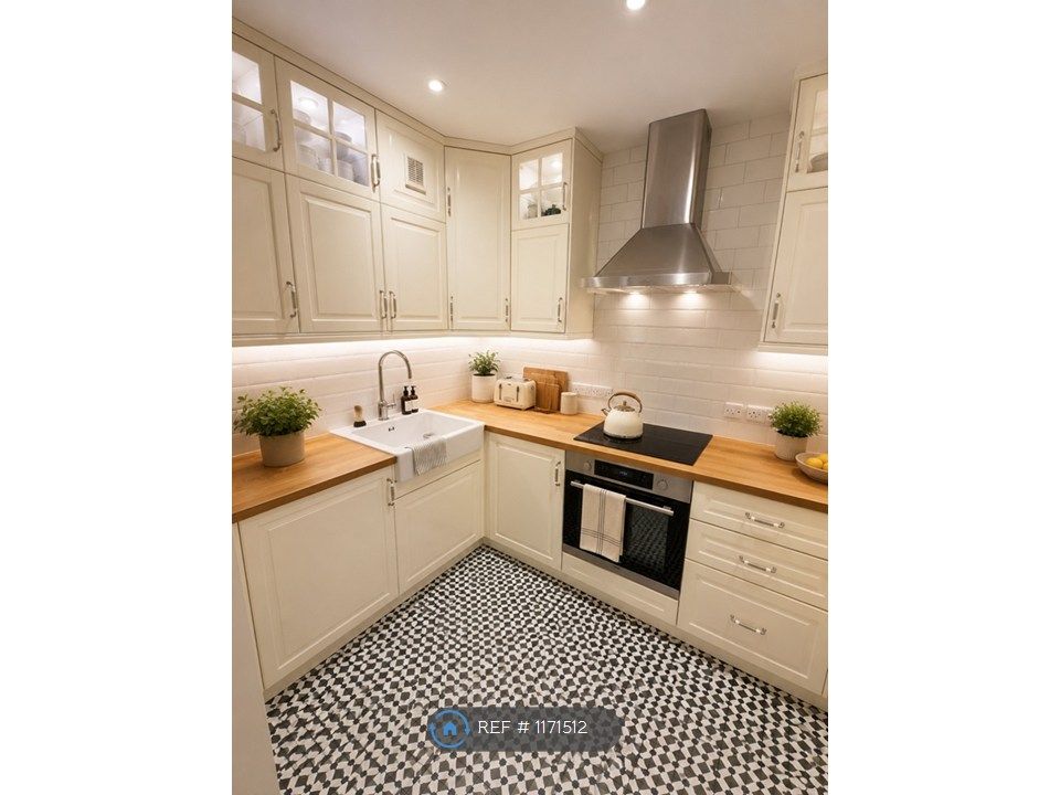 Property photo 3 of 9 Kitchen