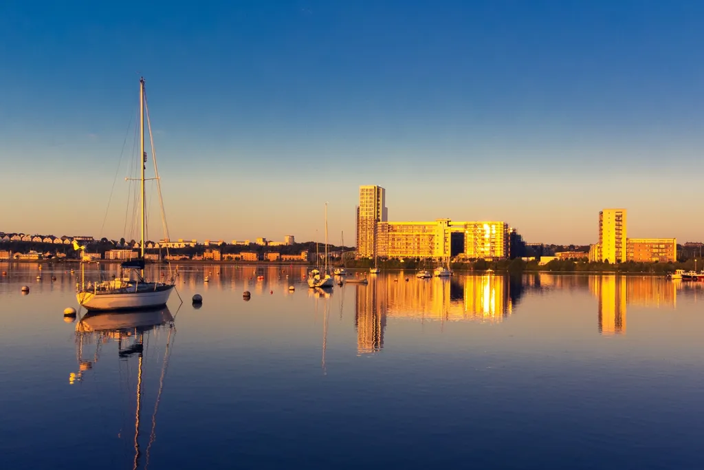 Lady Isle House, Ferry Court, Cardiff Bay CF11 - View 3