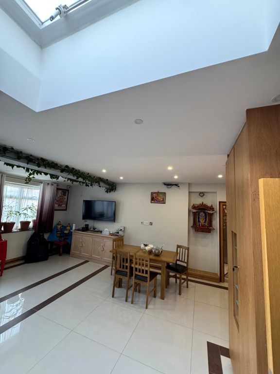 Property photo 2 of 22 Picture No. 70