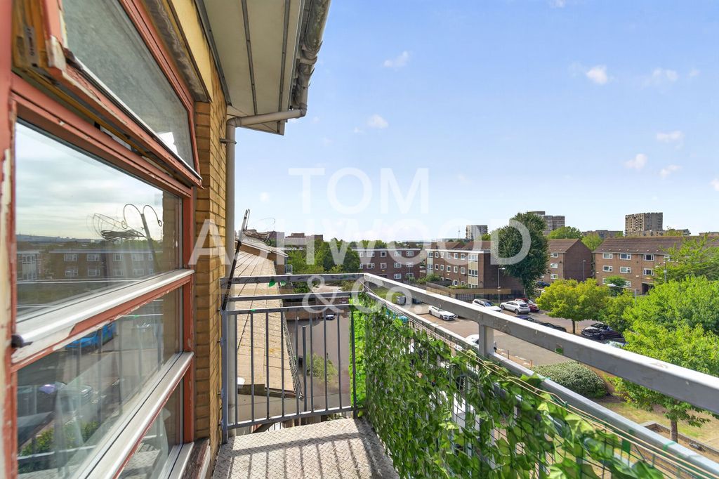 Property photo 2 of 6