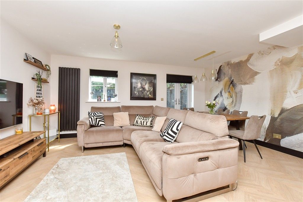 Property photo 3 of 12 Lounge/Dining Area