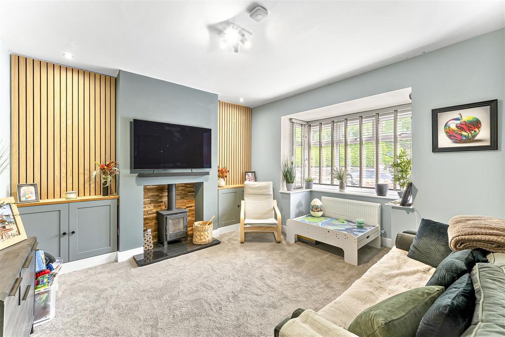 Property photo 3 of 19 Sitting Room