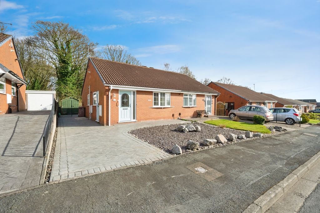 Property photo 1 of 17 Photography