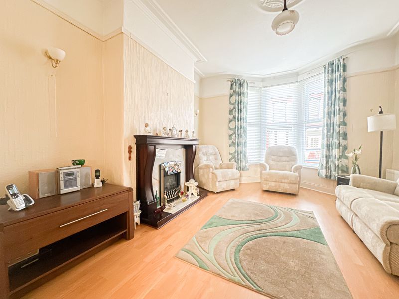 Property photo 3 of 12 Photo 6