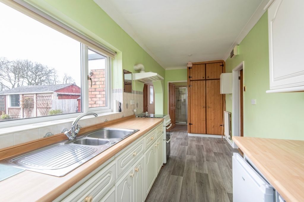 Property photo 3 of 9