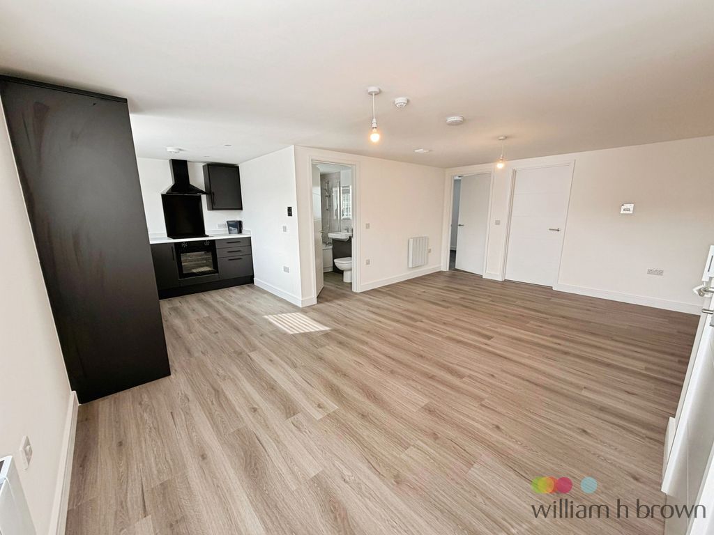 Property photo 3 of 16 Kitchen