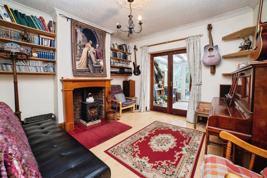 Property photo 3 of 17