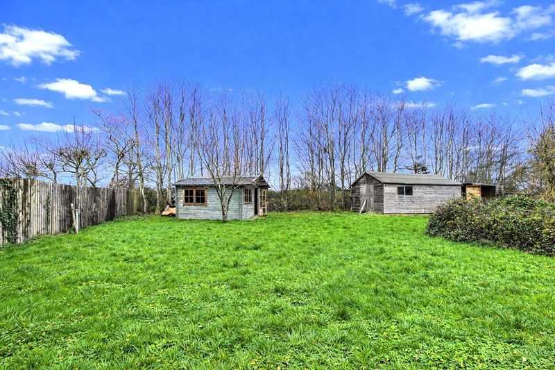 Property photo 2 of 25 Garden