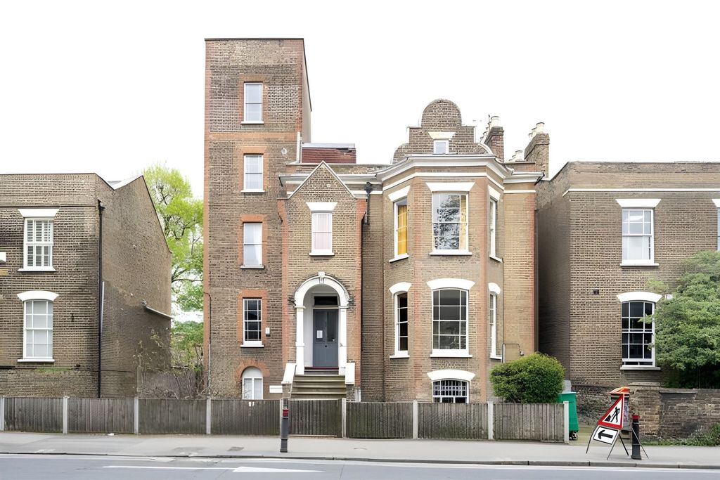 Property photo 1 of 4