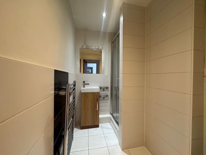 Property photo 3 of 6 Photo 6