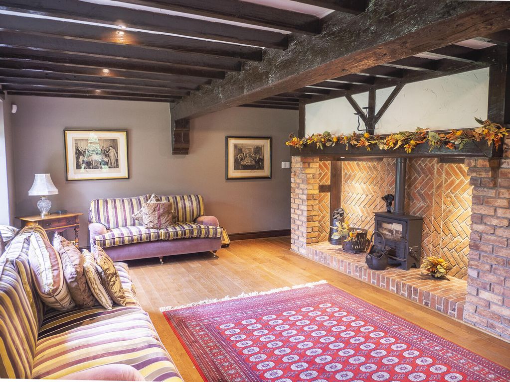 Property photo 2 of 30 Living Room