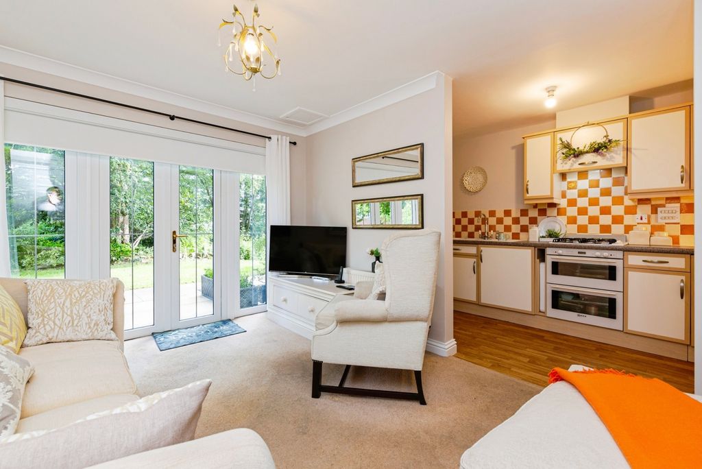 Property photo 2 of 17 Photo