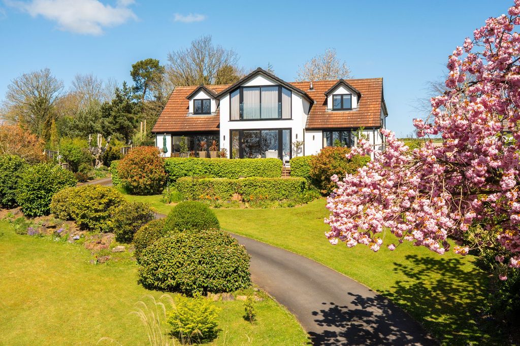 Property photo 1 of 62