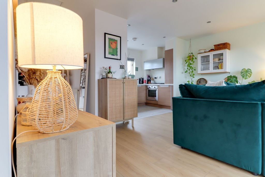 Property photo 2 of 12 Lifestyle