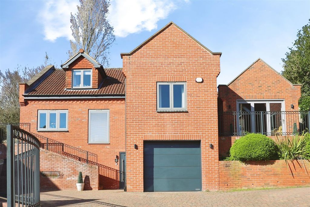 Property photo 1 of 51 1.Jpg