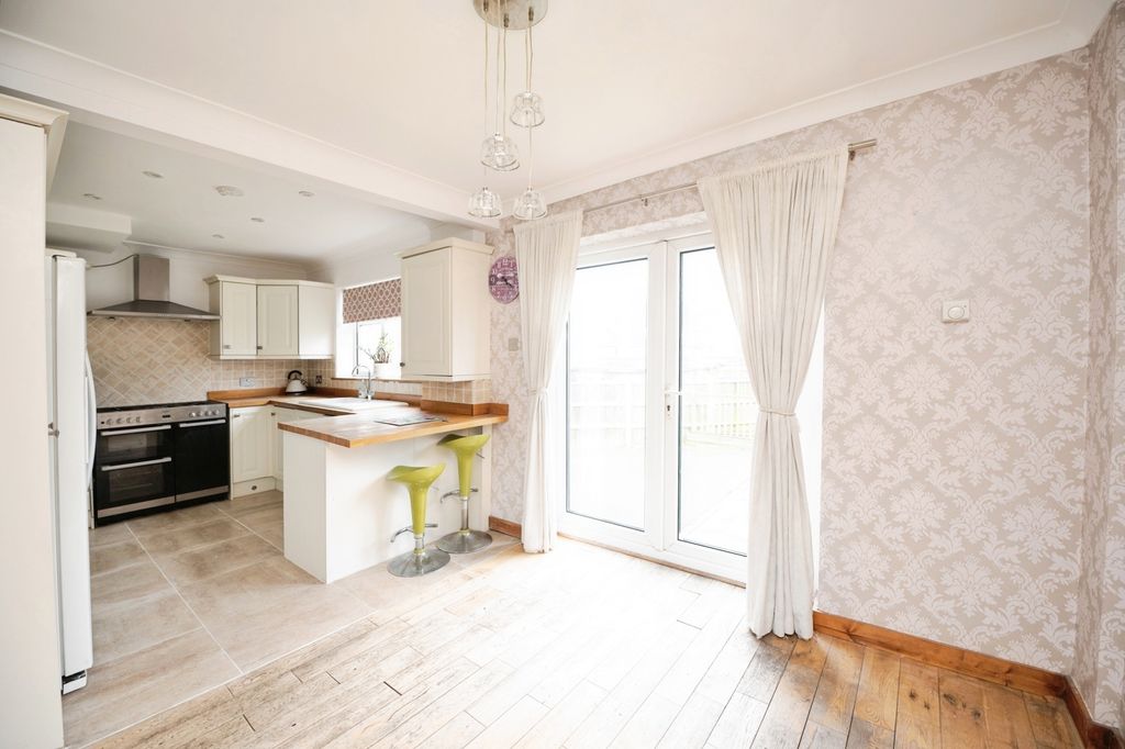 Property photo 3 of 14 Pbox-Img.Jpg