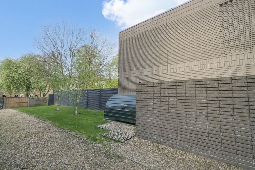 Property photo 3 of 11
