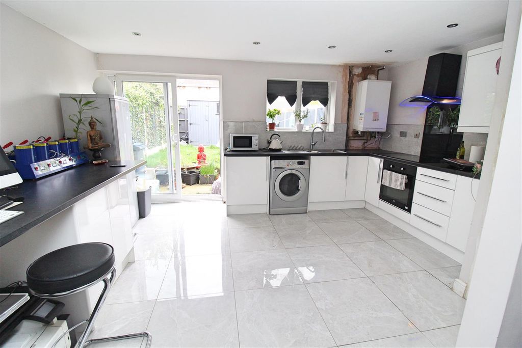Property photo 3 of 13 Kitchen/Dining Room