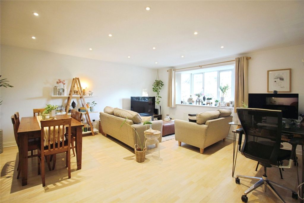 Property photo 2 of 12 Picture No. 03