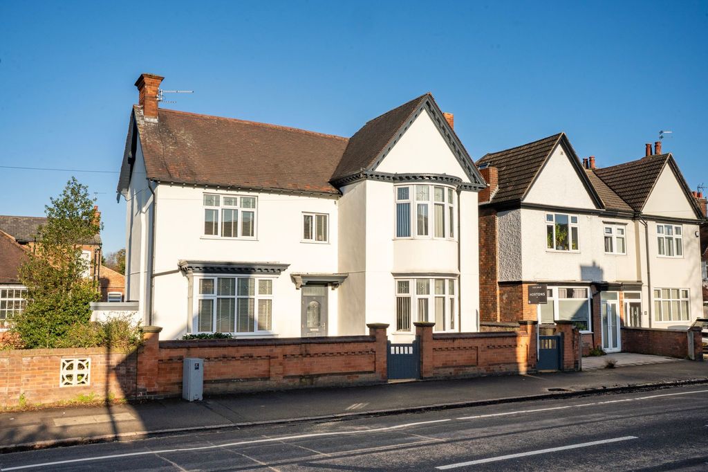 Property photo 1 of 24