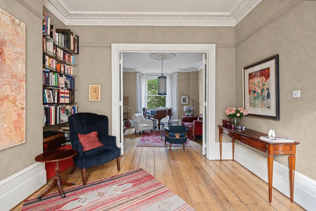 Property photo 1 of 12 Double Reception