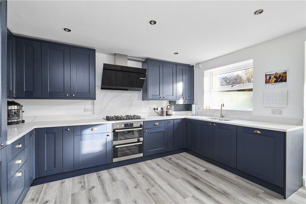 Property photo 2 of 16 Kitchen