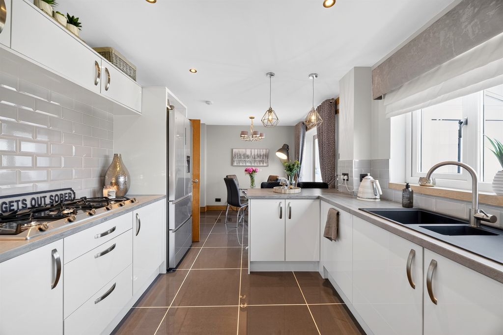 Additional image 4 of 4 bed detached house for saleHawthorn Avenue, Erskine PA8
