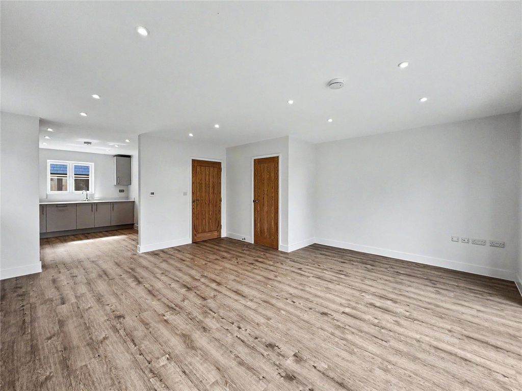 Property photo 3 of 9 Picture No. 20