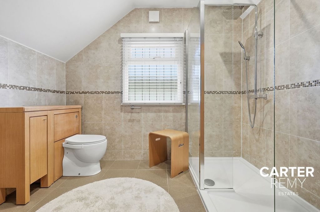 Property photo 3 of 29