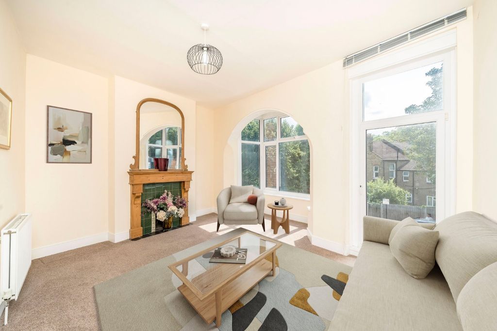 Property photo 2 of 9 Picture No. 22