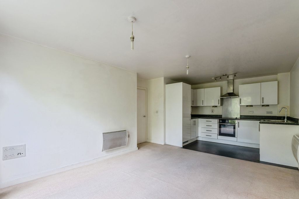 Property photo 3 of 17 Photo