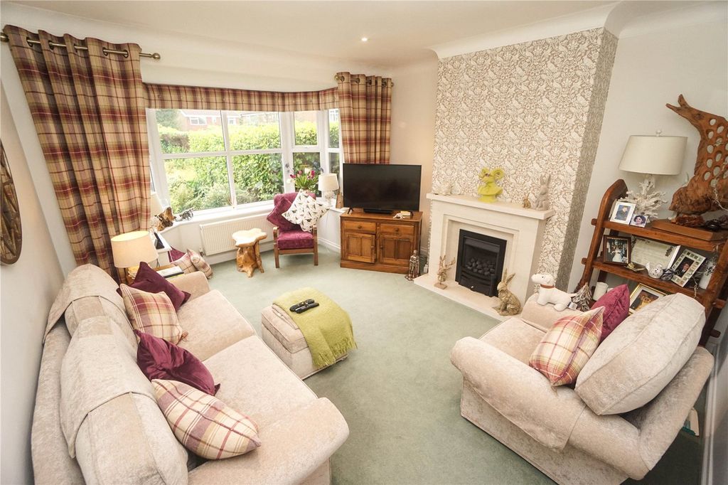 Property photo 3 of 17 Photo 8