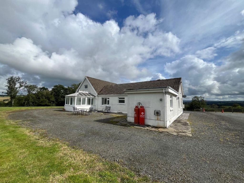 Property photo 2 of 44