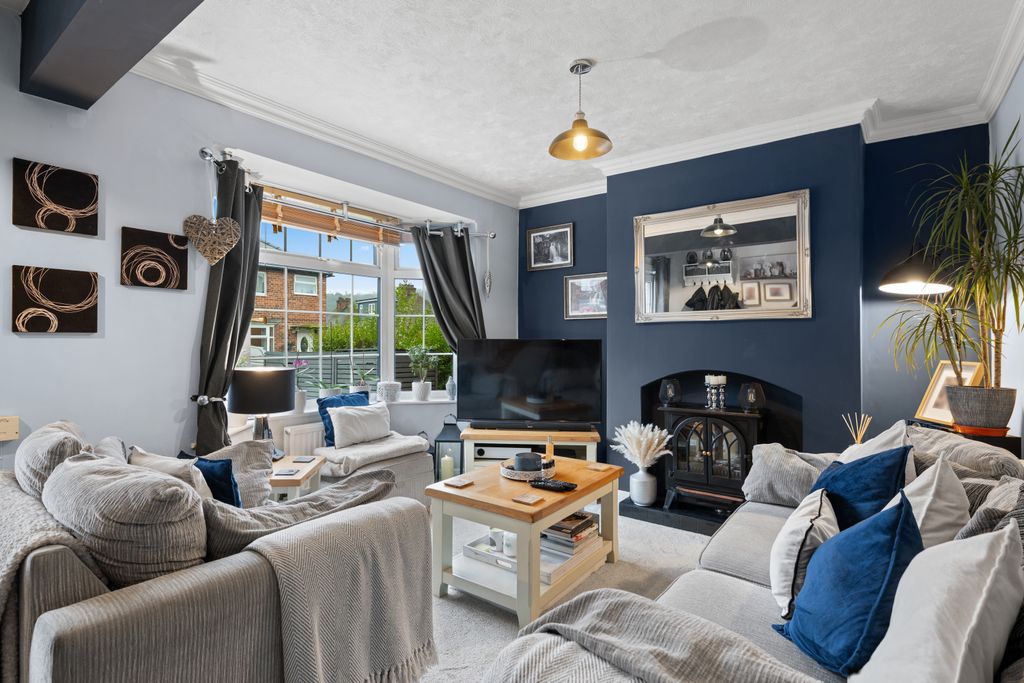 Property photo 2 of 20