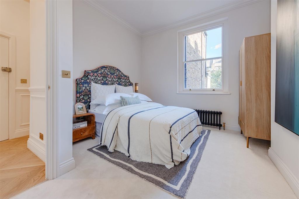 Property photo 3 of 11 0090.Jpg