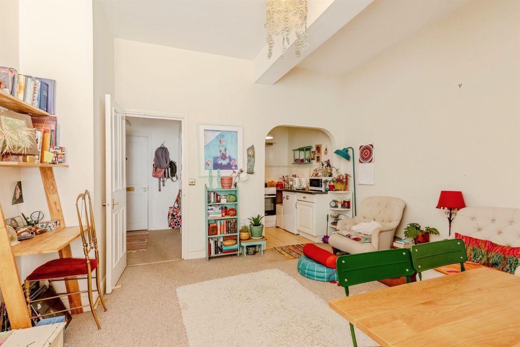 Property photo 3 of 14